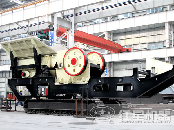 山地作業(yè)選用履帶式移動(dòng)破碎機(jī)更為適宜