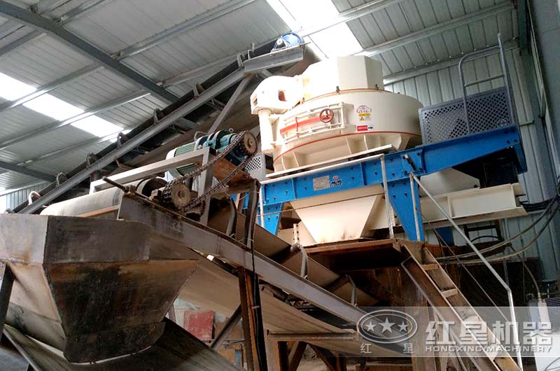 河石碎沙機多少錢？生產出來的人工沙與河沙有什么區別？